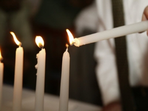 bill keefrey boy lighting candles at bar mitzvah