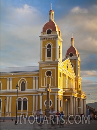 Cathedral De Granada, Park Colon (Park Central), Granada, Nicaragua, Central America