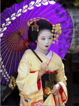 Geisha, Maiko (Trainee Geisha) in Gion, Kyoto City, Honshu, Japan